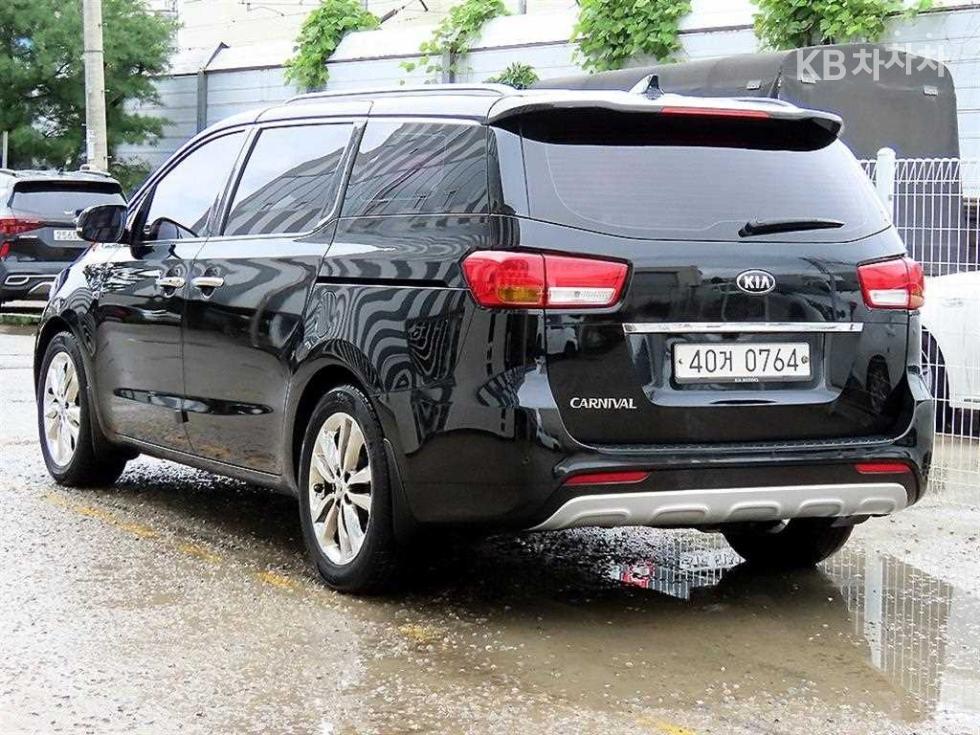 Kia Carnival — miniaturë 3