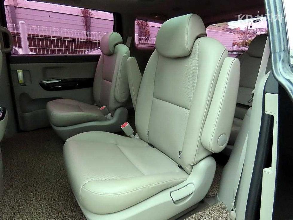 Kia Carnival — miniaturë 6