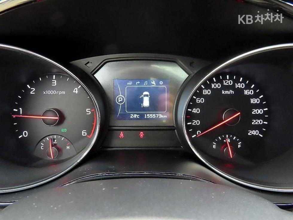 Kia Carnival — miniaturë 10