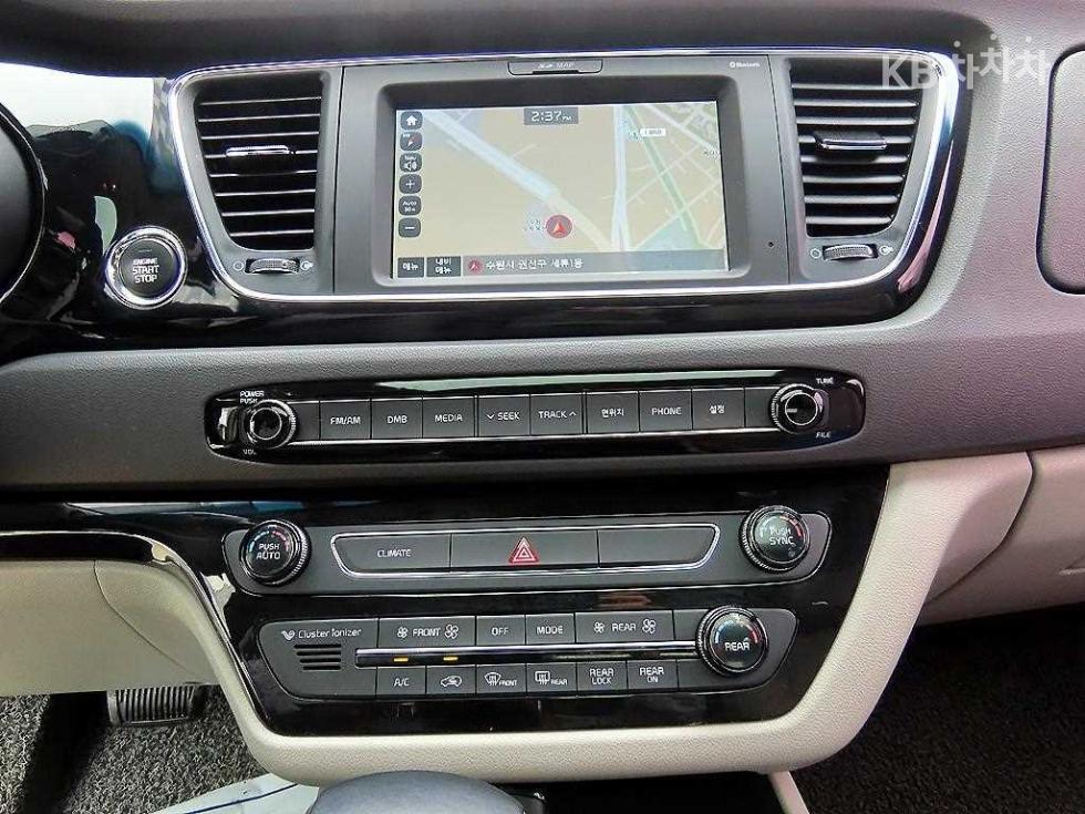 Kia Carnival — miniaturë 14