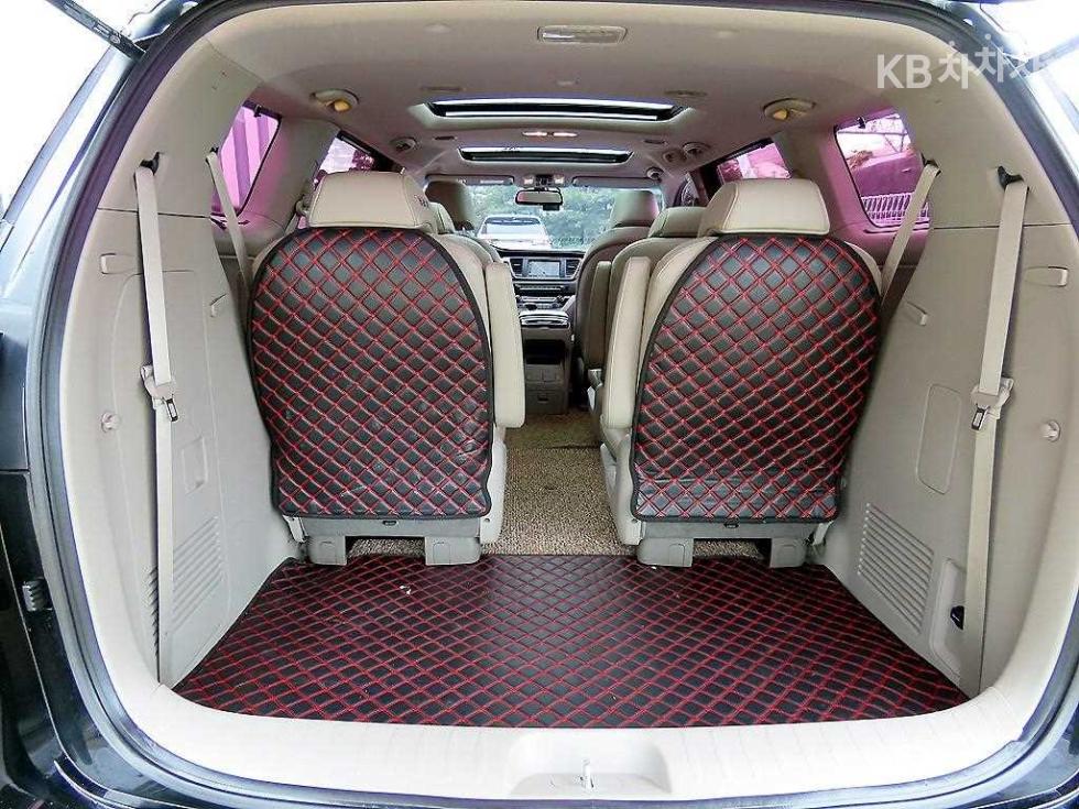 Kia Carnival — miniaturë 17