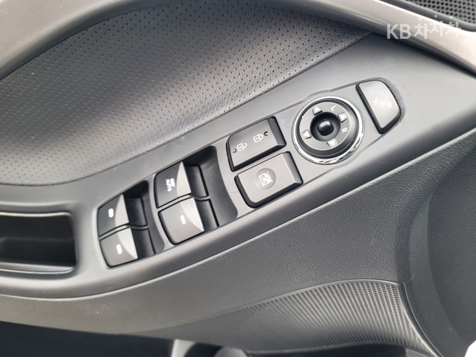 Hyundai Avante — miniaturë 13