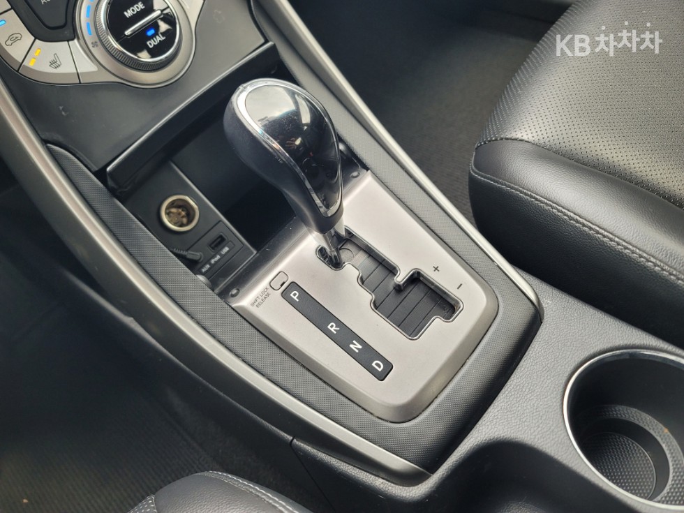Hyundai Avante — miniaturë 19