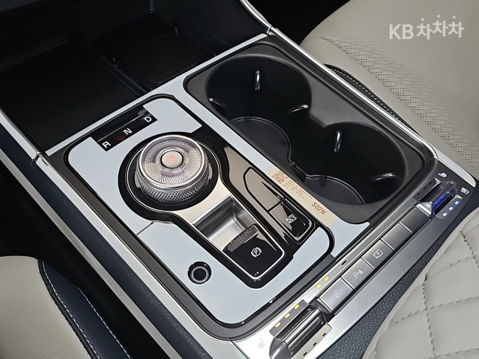 Kia Carnival — miniaturë 16