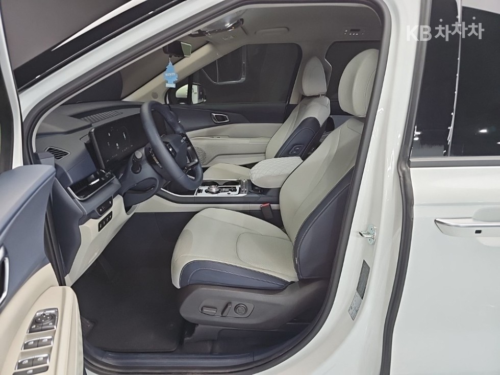 Kia Carnival — miniaturë 18