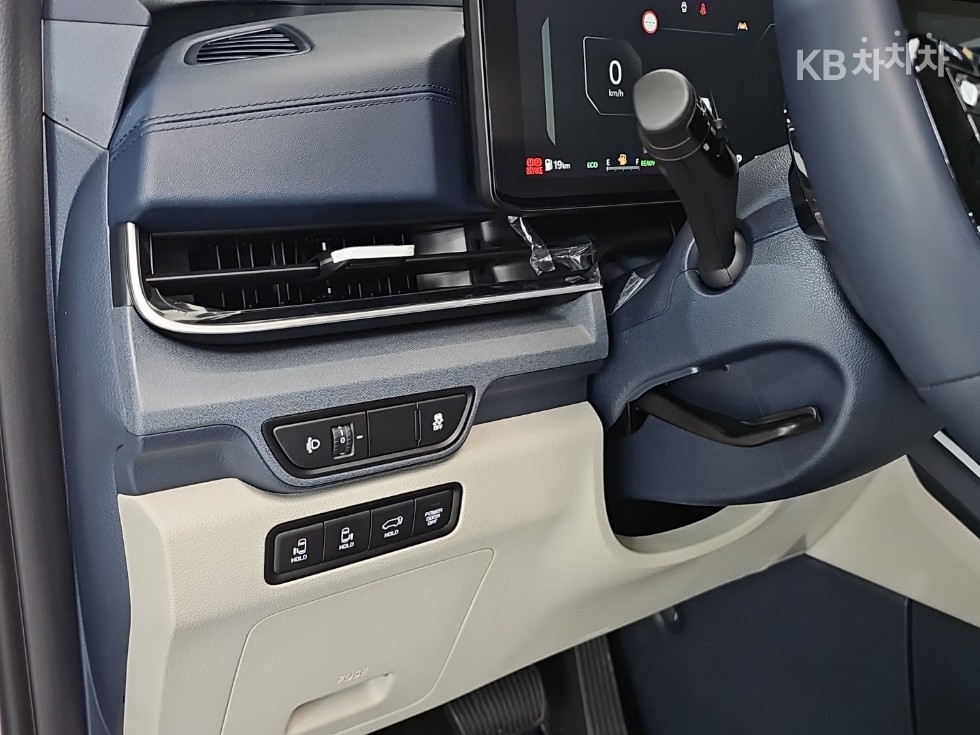 Kia Carnival — miniaturë 9