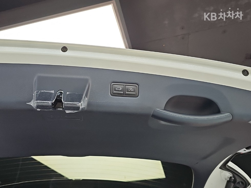 Kia Carnival — miniaturë 24