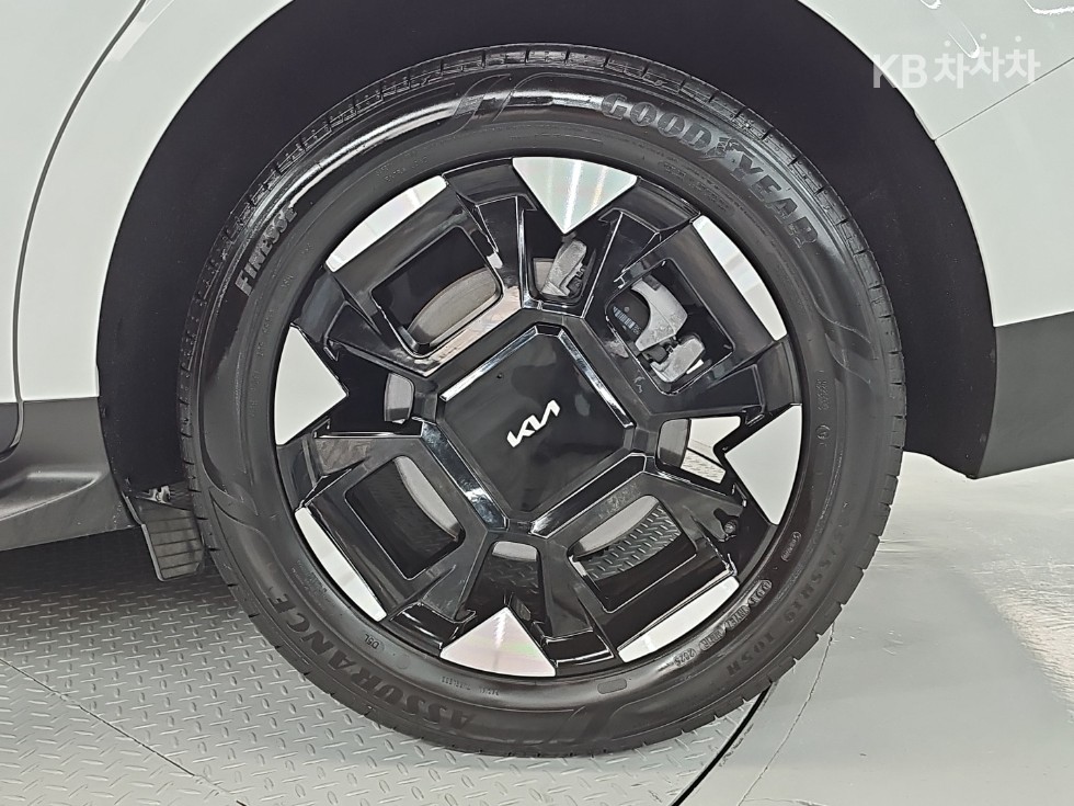Kia Carnival — miniaturë 26
