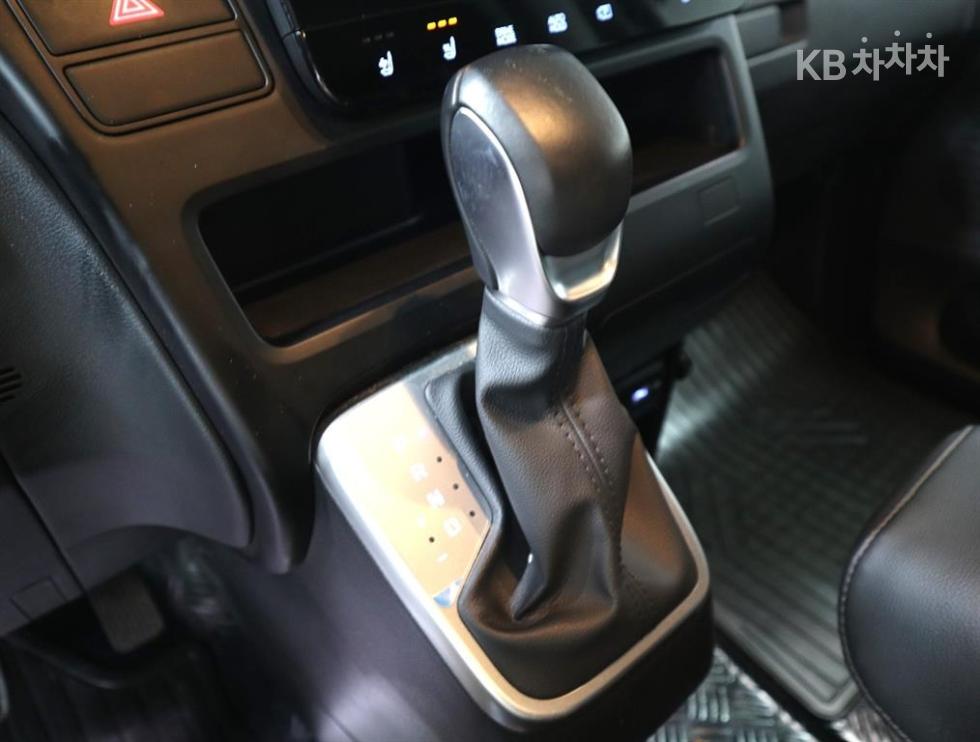 Hyundai Staria — miniaturë 14