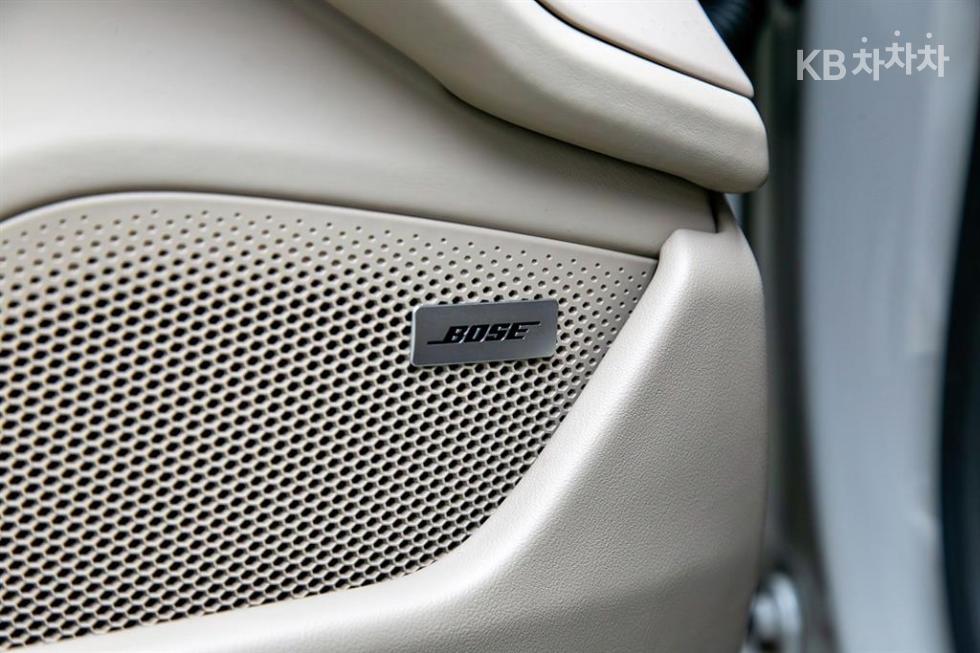 Porsche Taycan — miniaturë 18