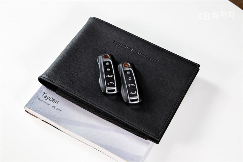 Porsche Taycan — miniaturë 19