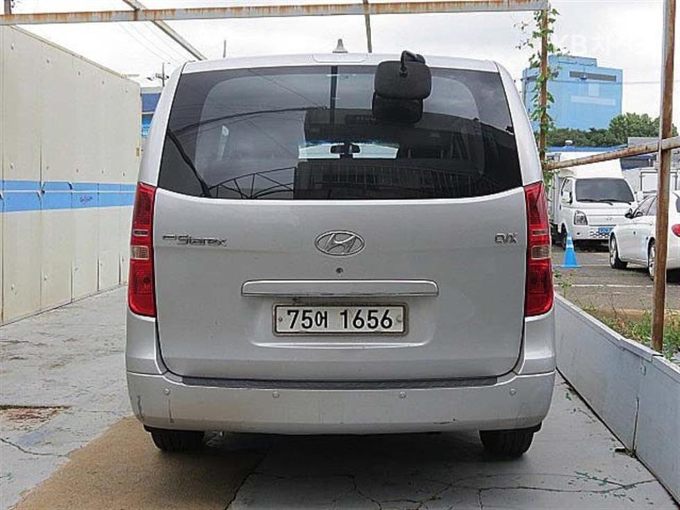 Hyundai Starex — miniaturë 3