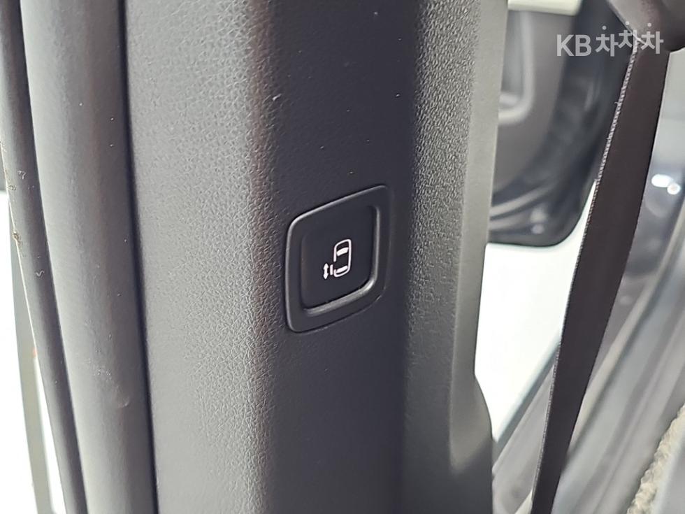 Kia Carnival — miniaturë 16