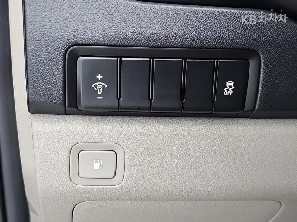 Kia Carnival — miniaturë 18
