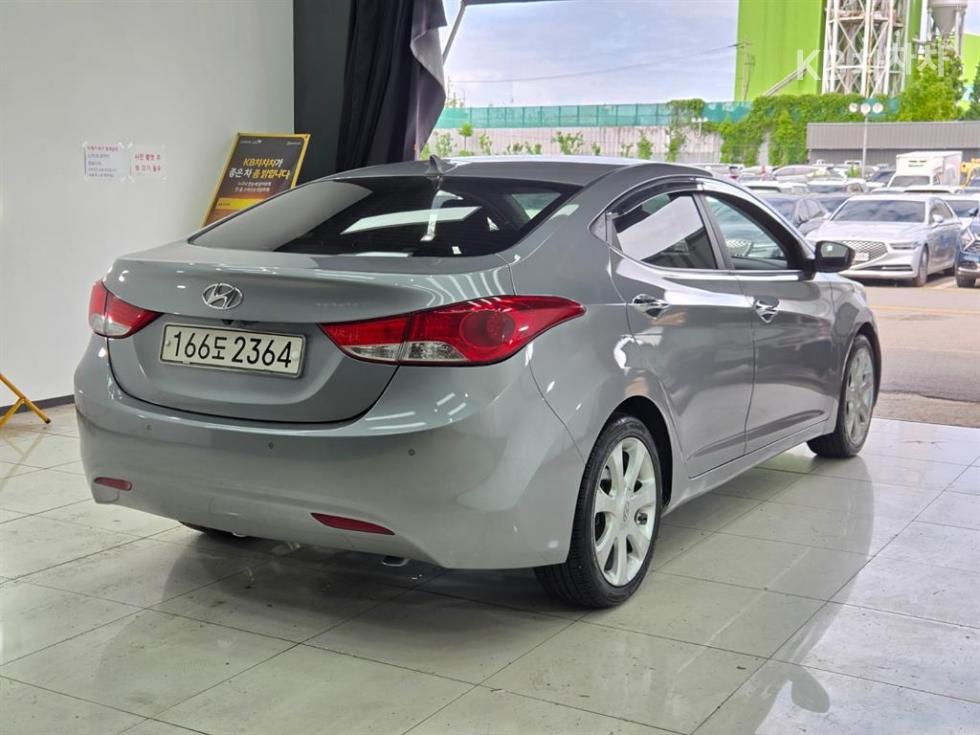 Hyundai Avante — miniaturë 2