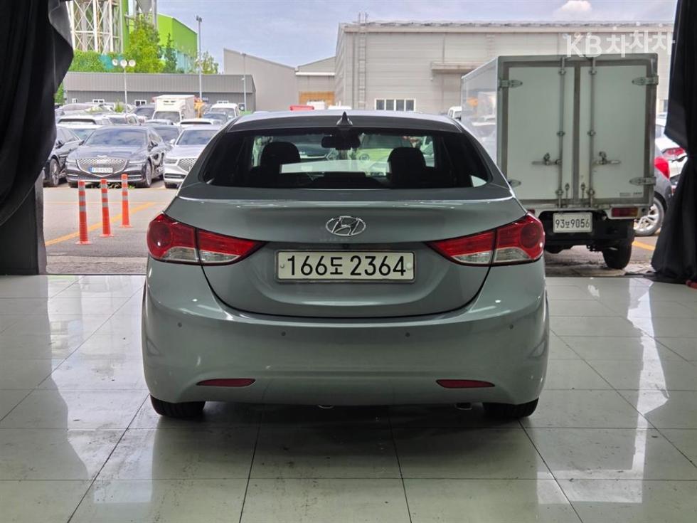 Hyundai Avante — miniaturë 4