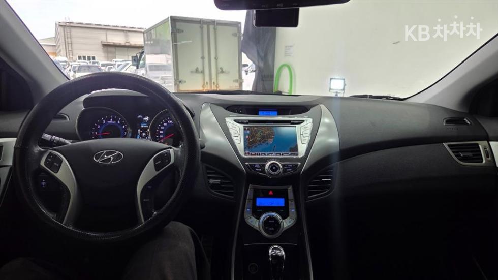 Hyundai Avante — miniaturë 7