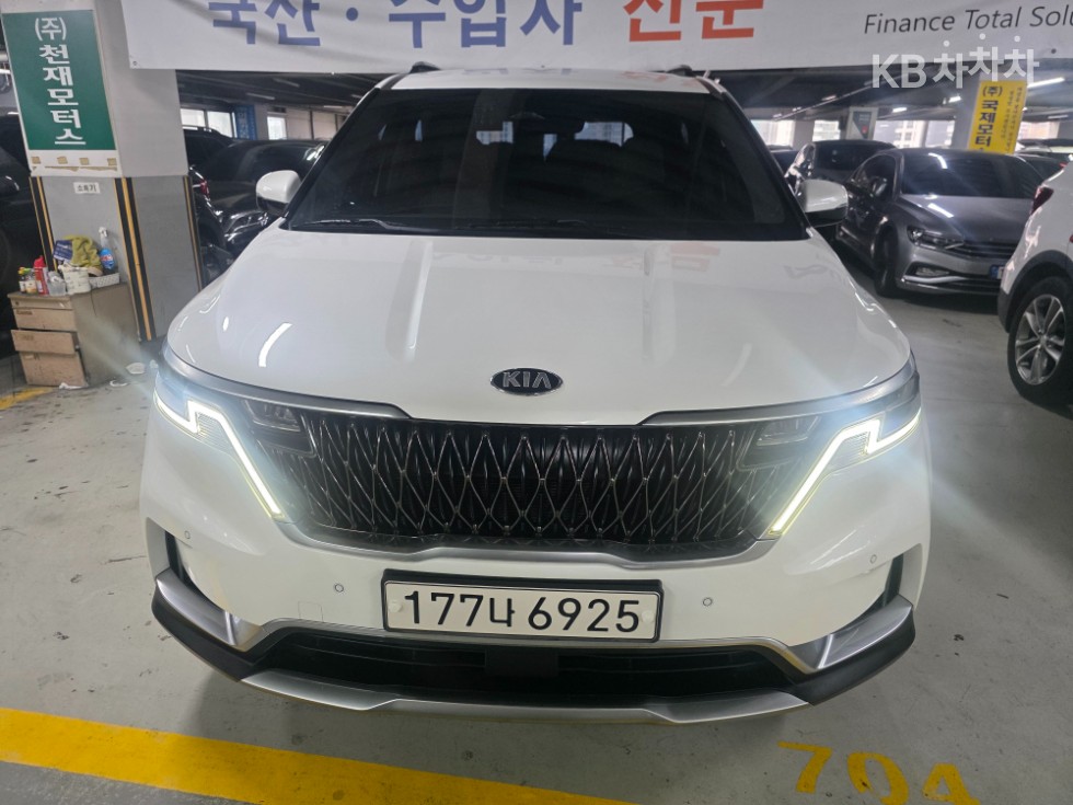 Kia Carnival — miniaturë 2