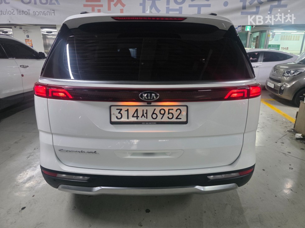 Kia Carnival — miniaturë 6