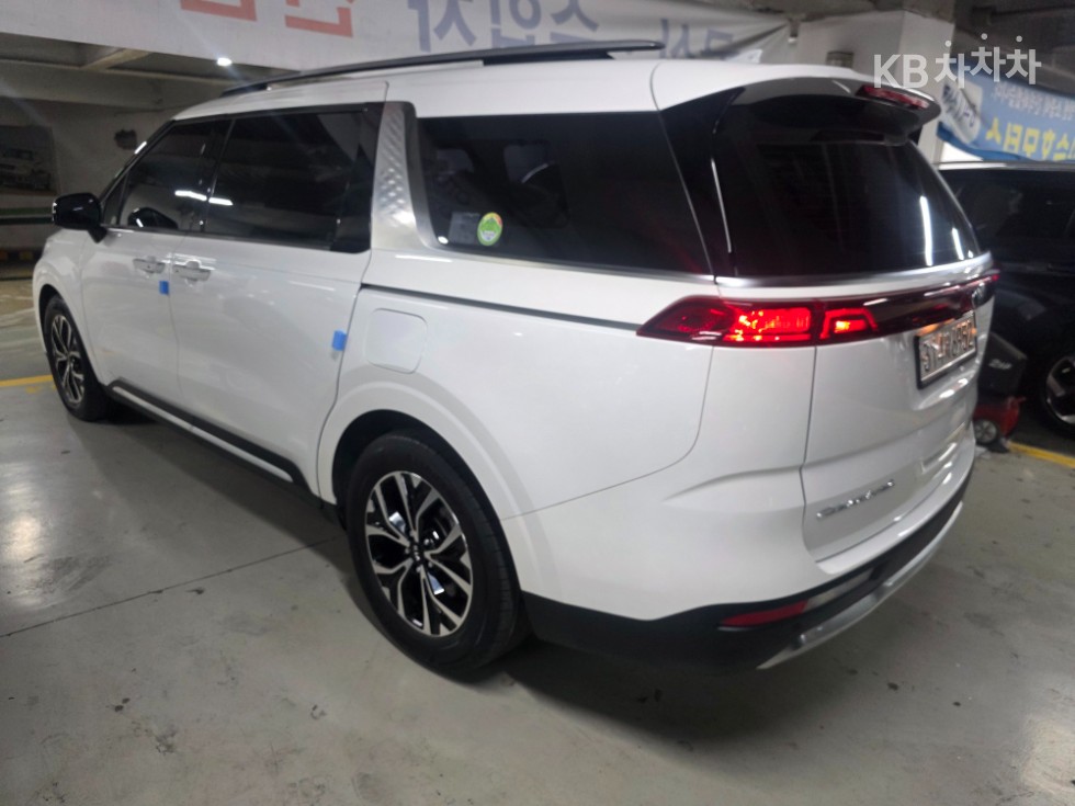 Kia Carnival — miniaturë 7