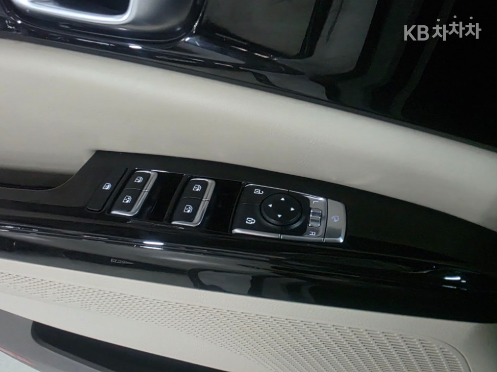 Kia Carnival — miniaturë 20