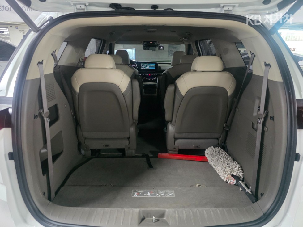 Kia Carnival — miniaturë 21