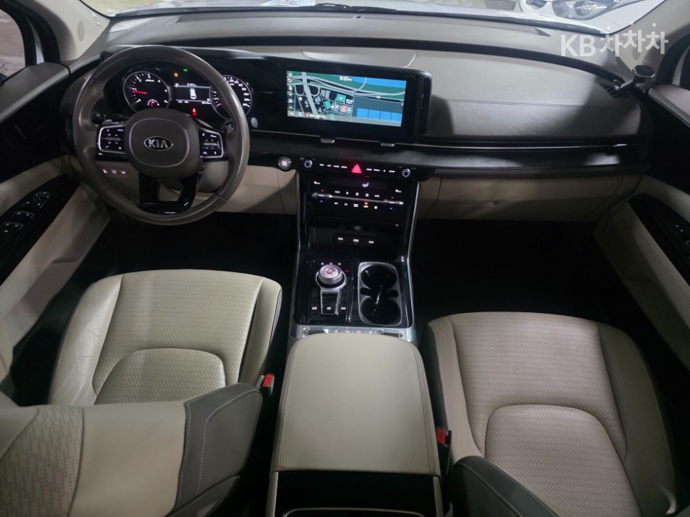 Kia Carnival — miniaturë 9