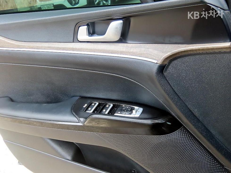 Kia K5 — miniaturë 11