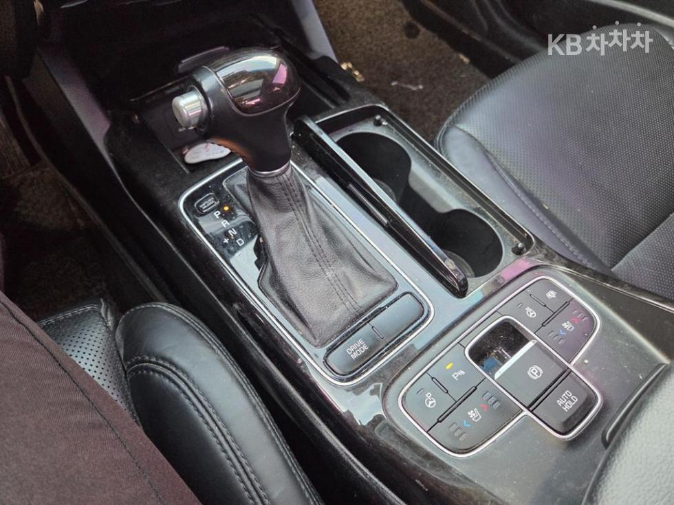 Kia K7 — miniaturë 9
