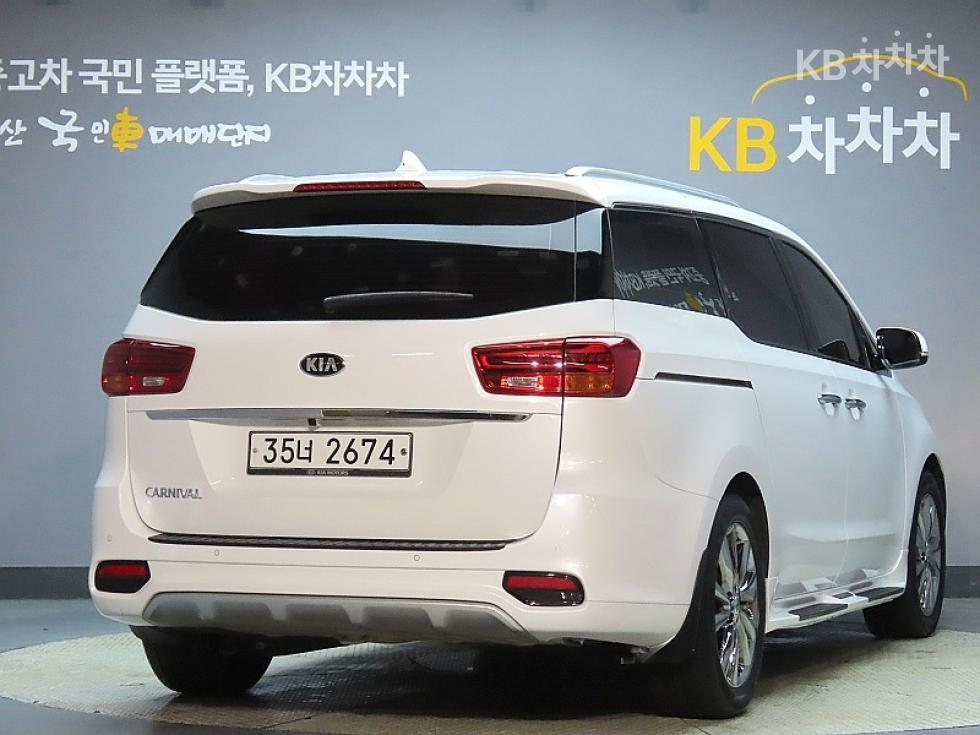 Kia Carnival — miniaturë 2