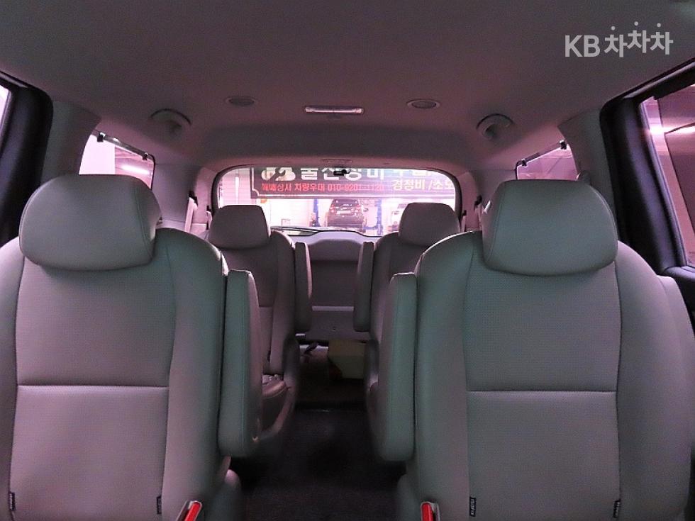 Kia Carnival — miniaturë 12