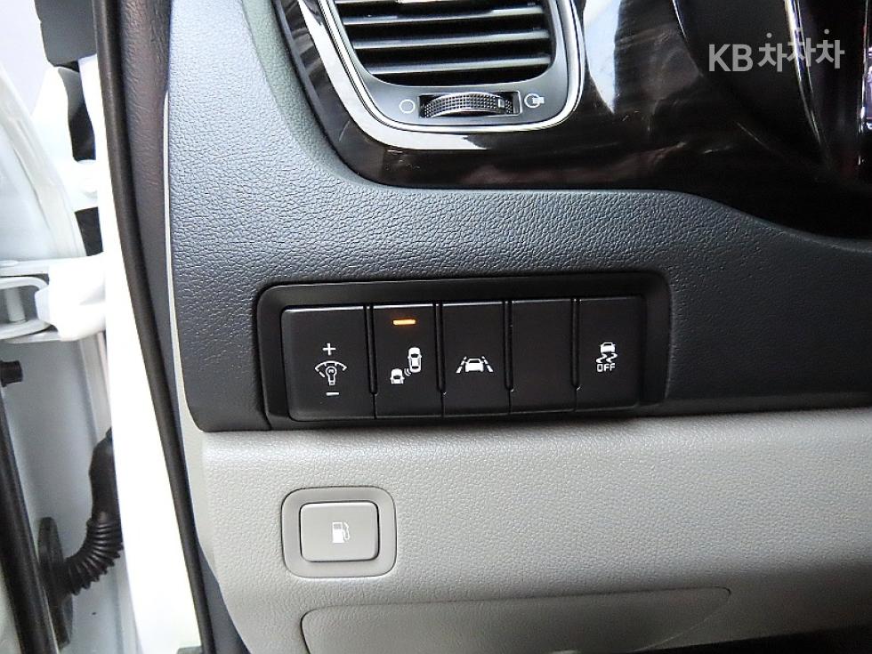 Kia Carnival — miniaturë 13