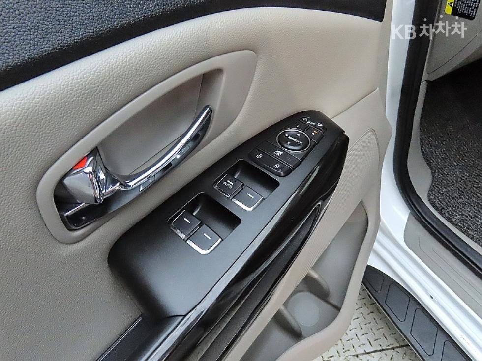 Kia Carnival — miniaturë 14