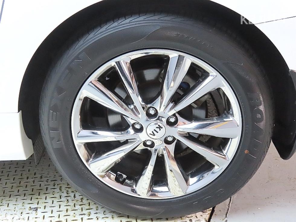 Kia Carnival — miniaturë 20