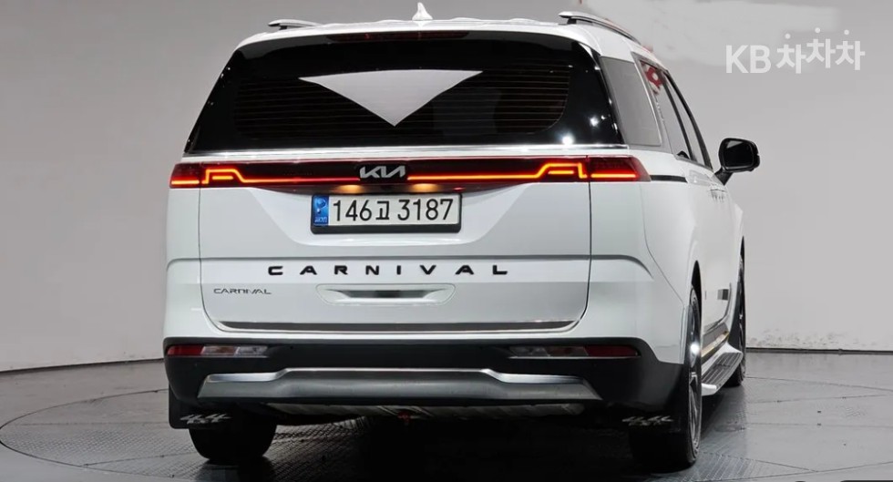Kia Carnival — miniaturë 4