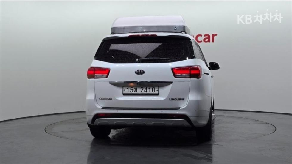 Kia Carnival — miniaturë 4