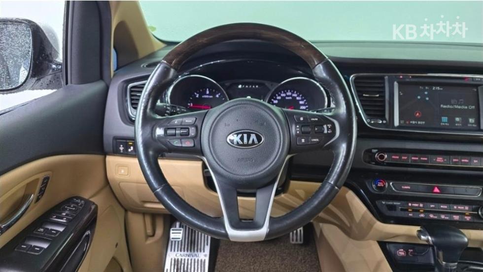 Kia Carnival — miniaturë 14