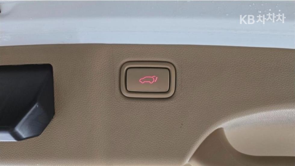 Kia Carnival — miniaturë 18