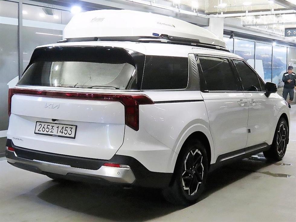 Kia Carnival — miniaturë 4