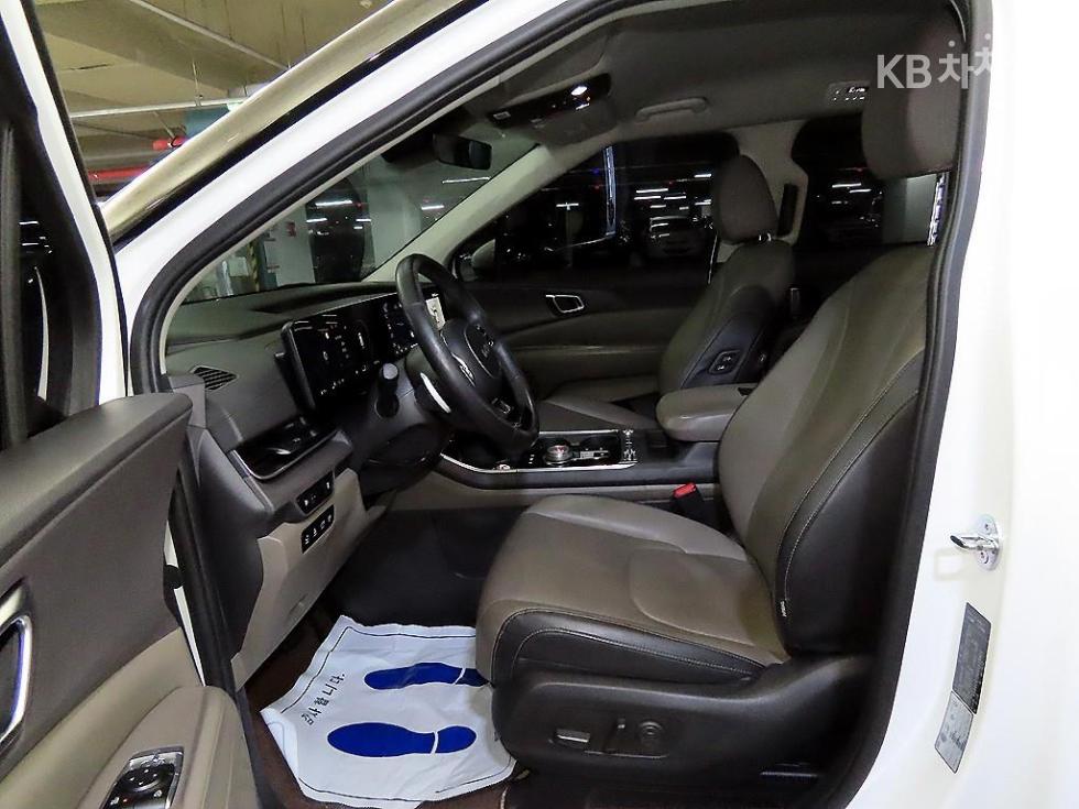 Kia Carnival — miniaturë 6