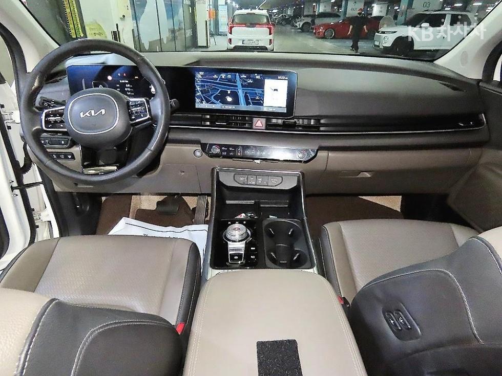Kia Carnival — miniaturë 10