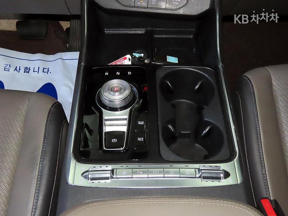 Kia Carnival — miniaturë 12