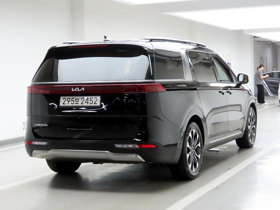 Kia Carnival — miniaturë 4