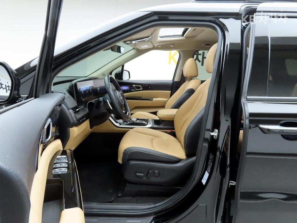 Kia Carnival — miniaturë 11