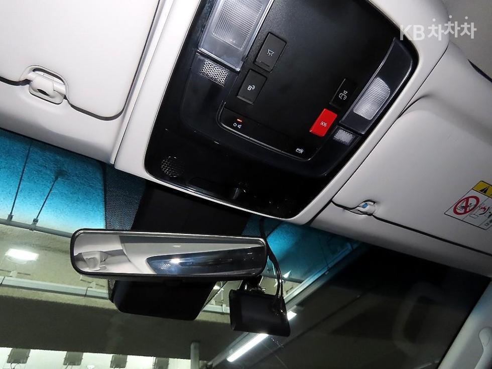 Hyundai Staria — miniaturë 14