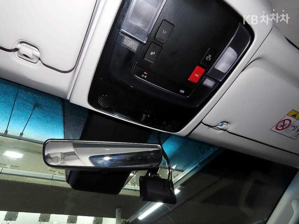 Hyundai Staria — miniaturë 14