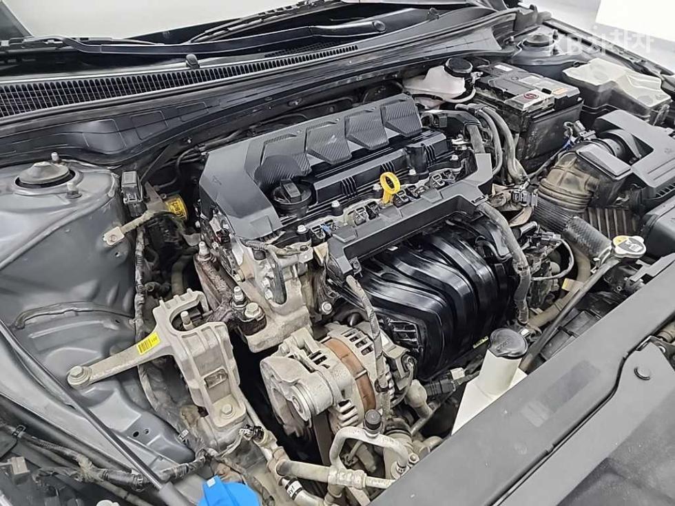 Hyundai Avante — miniaturë 5