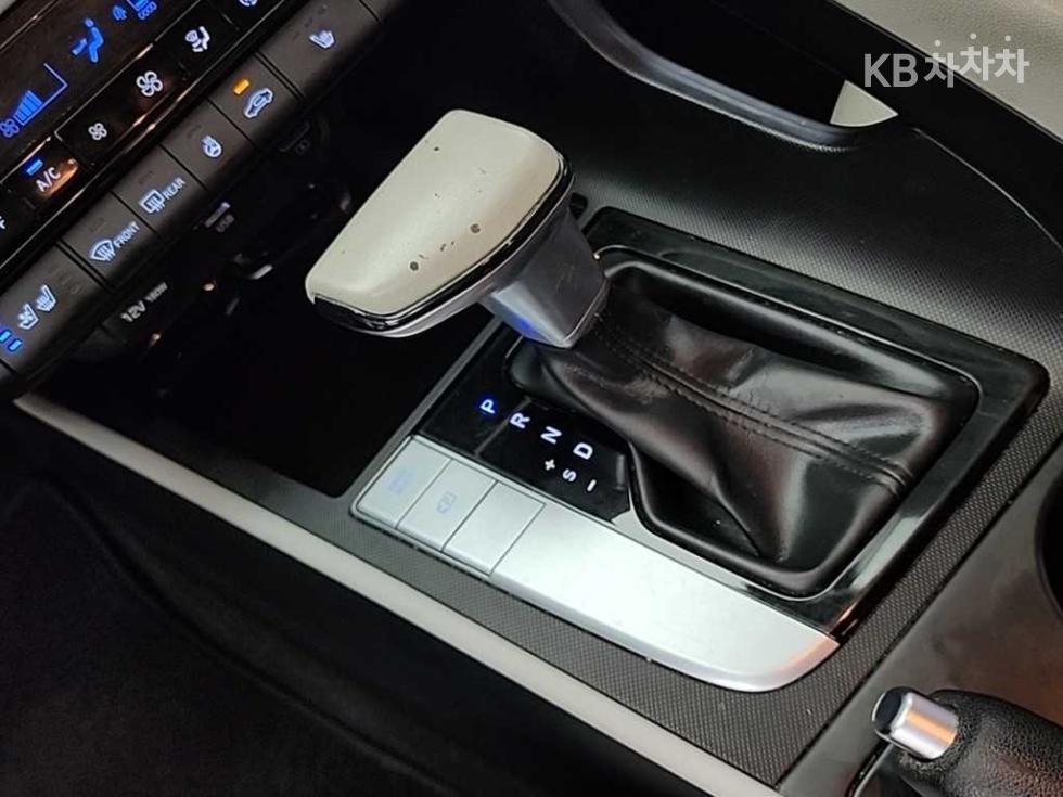 Hyundai Avante — miniaturë 8
