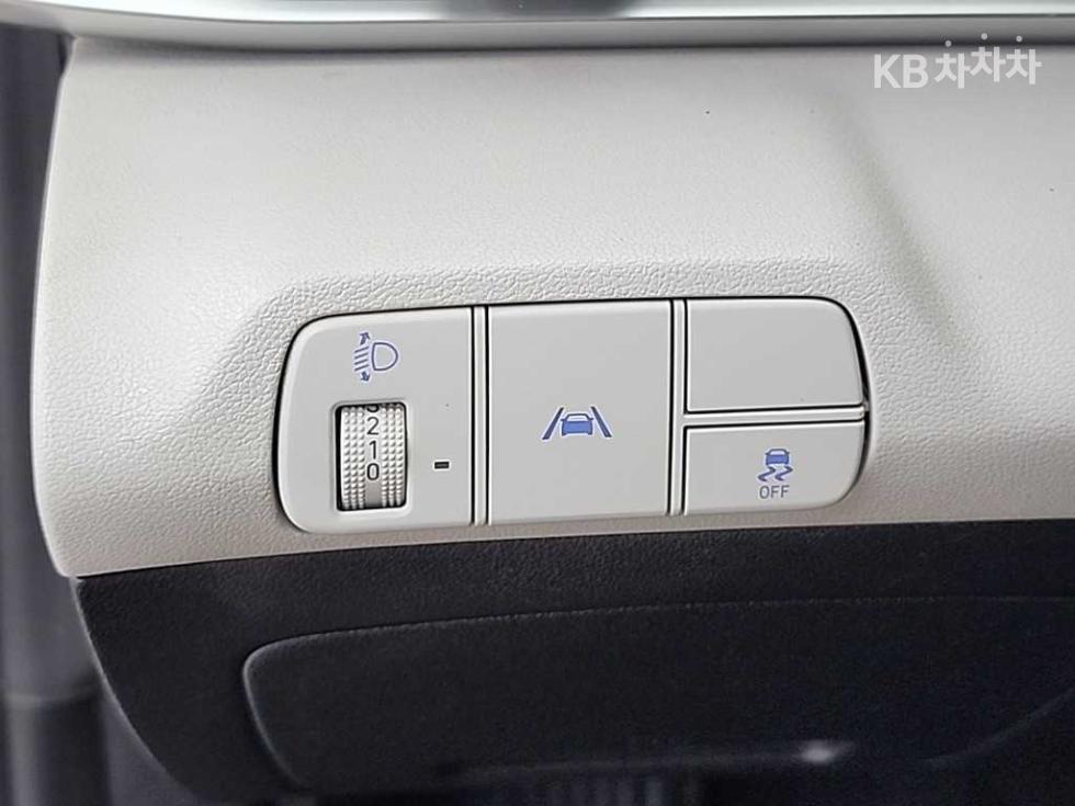 Hyundai Avante — miniaturë 17