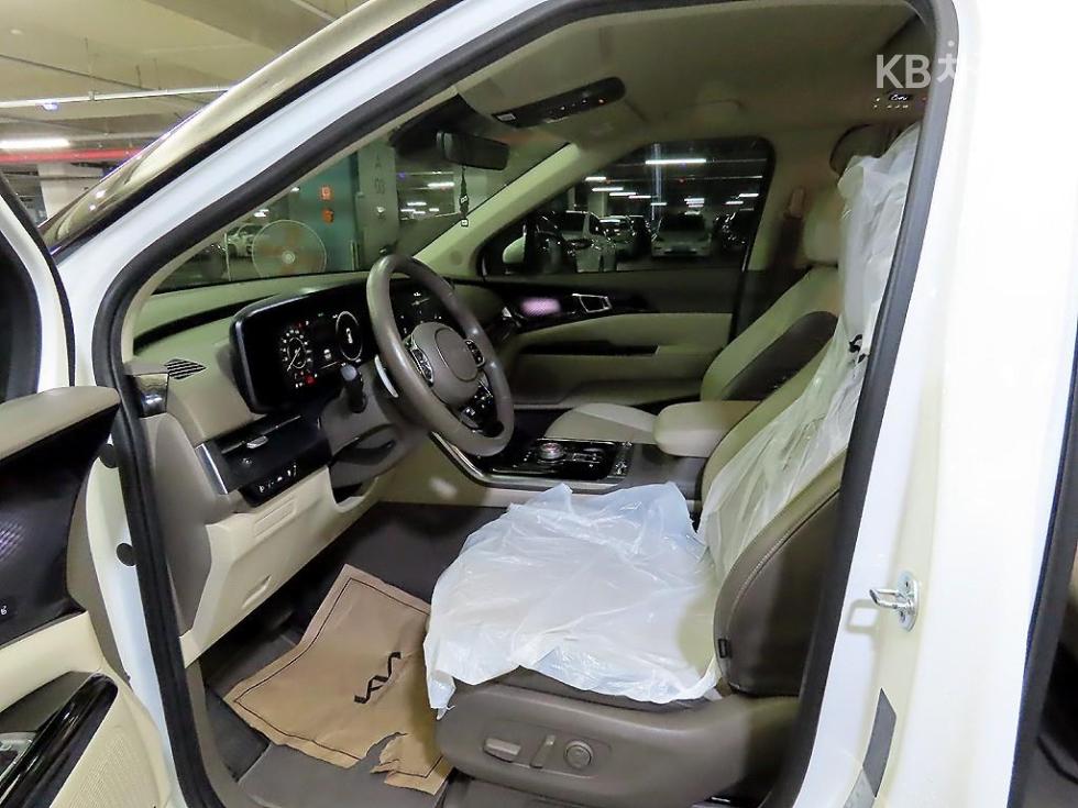 Kia Carnival — miniaturë 6